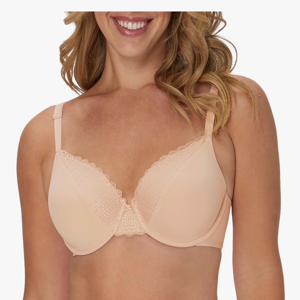 Maidenform Lace Accent Bra in Soft Peach